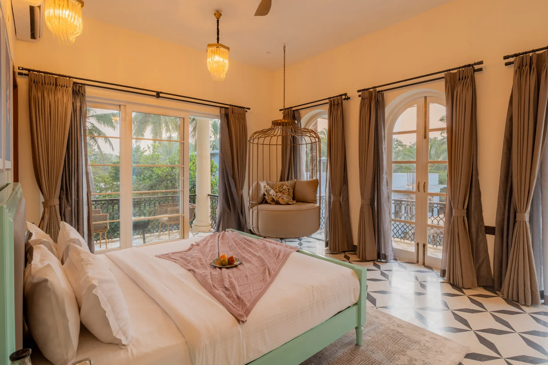 YashGeet Villa | 4-BHK | Pvt Pool | Terrace | Garden | Jacuzzi