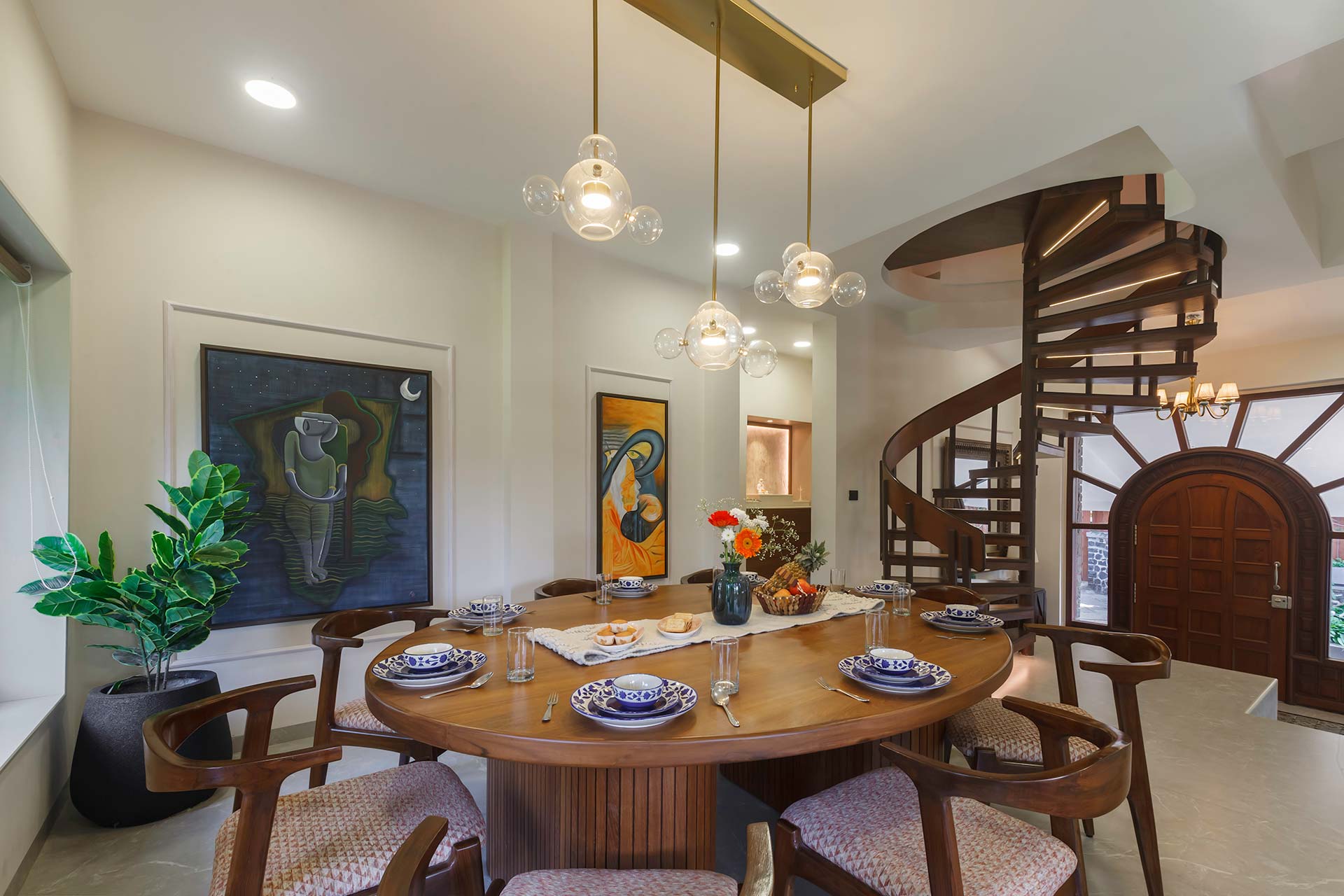 House Of J - Image 5