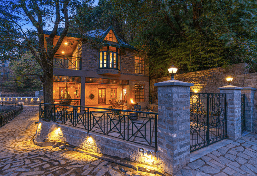 Paris Villa W/ Outdoor Pool