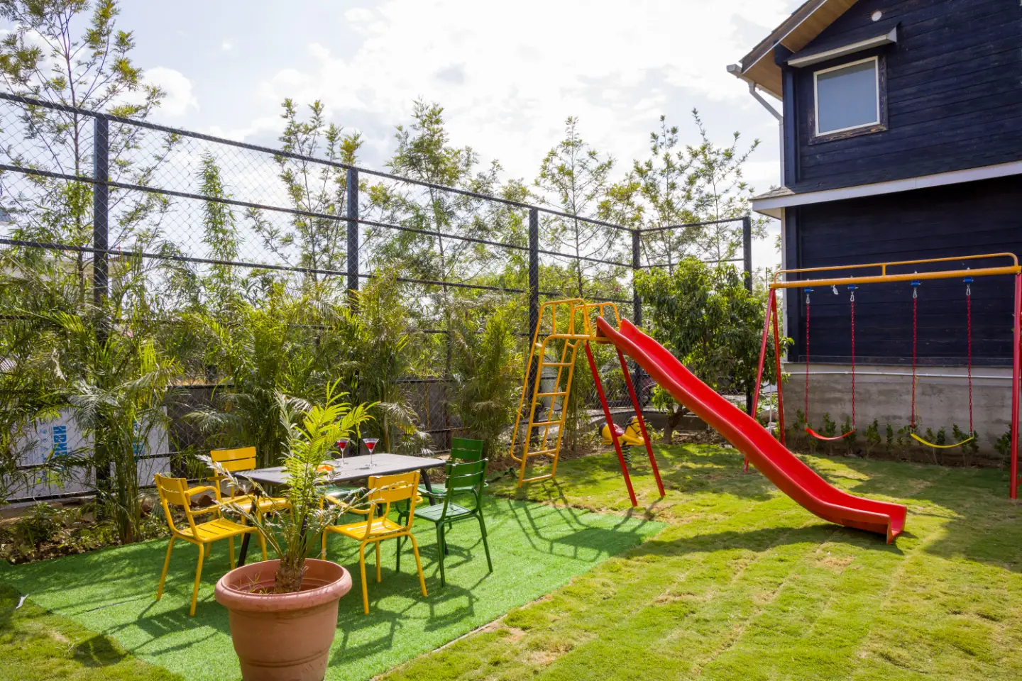 Esh Cottages Willow | Hillside 1-room Retreat With Lush Garden, Common Pool & Restaurant