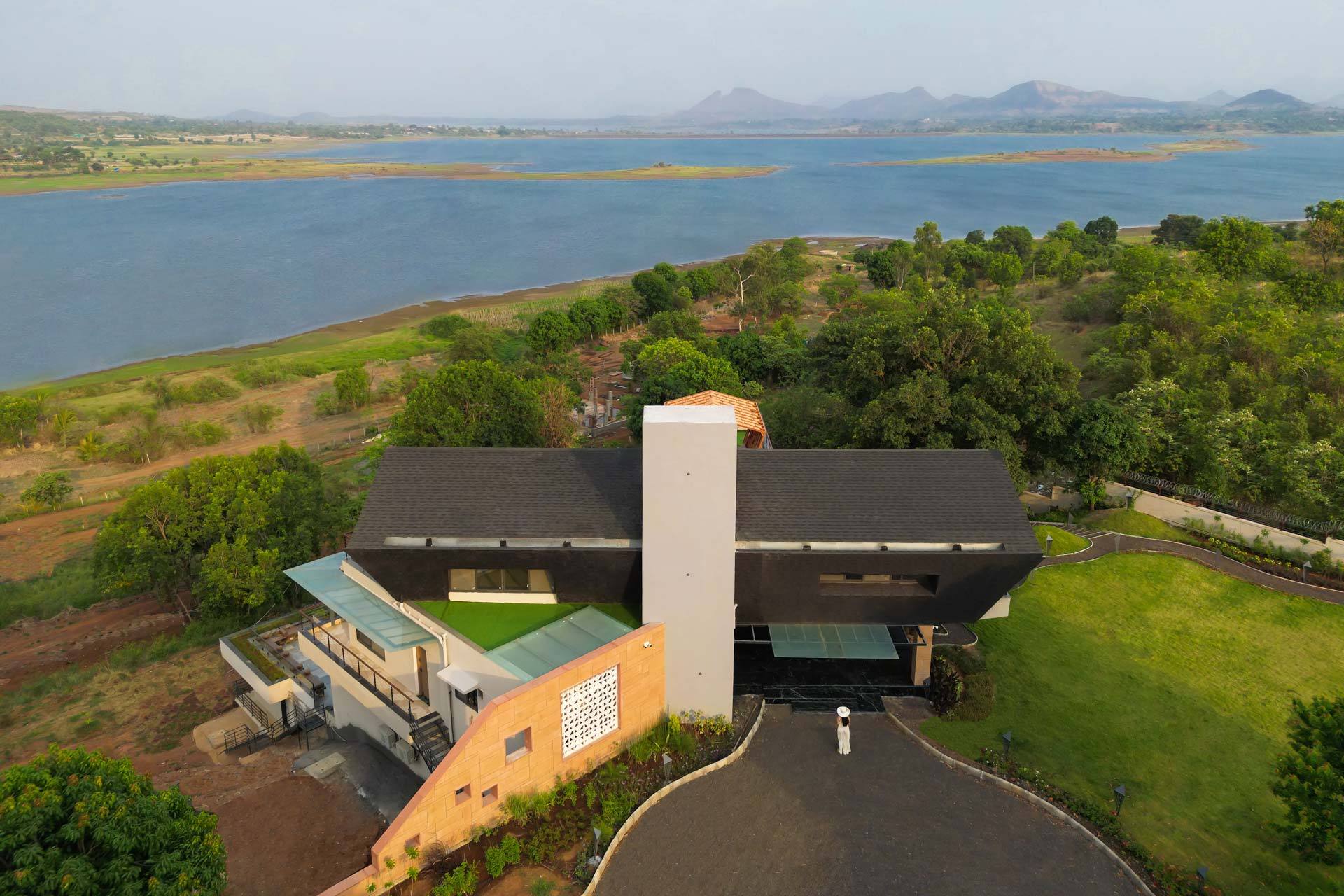 Pearl Lakeview Mansion - Igatpuri - Image 5