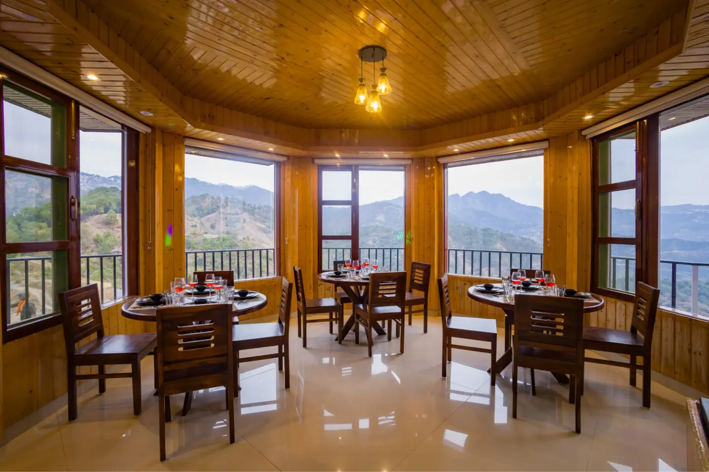 Pine Shadow Fuchsia | Hillside Retreat With Picturesque Balcony & Restaurant - Image 4