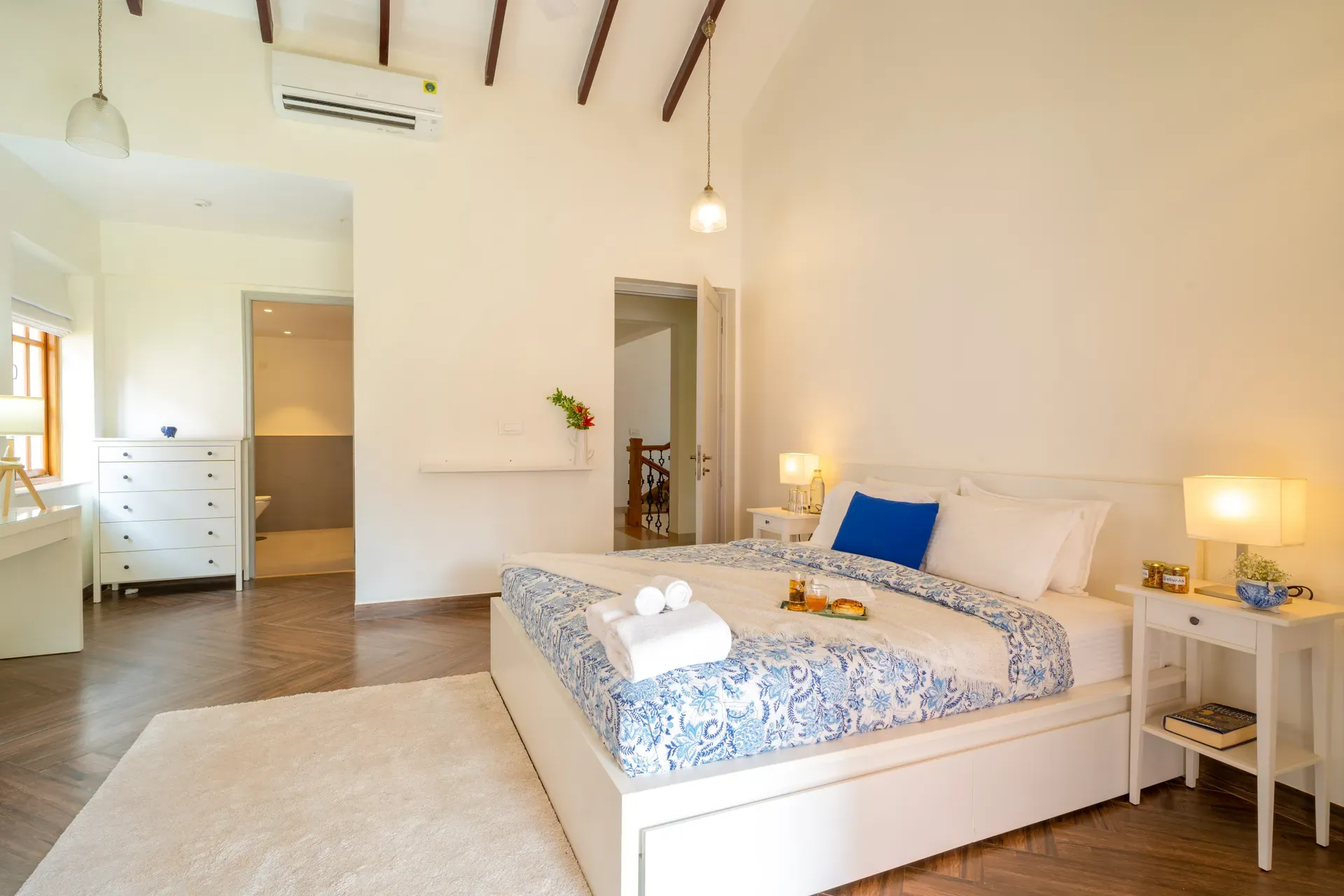 Lumin | 4-BHK | Pvt Pool | Garden | Bar