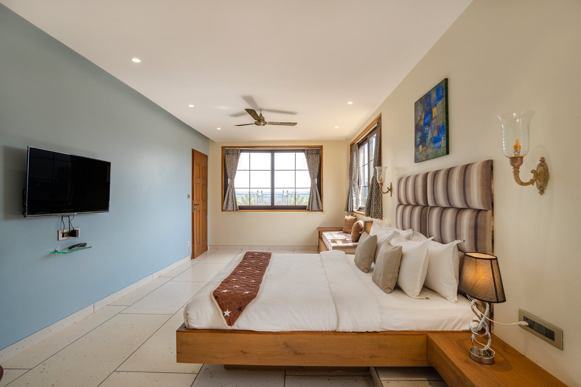 Lawn House @ Sula Wada