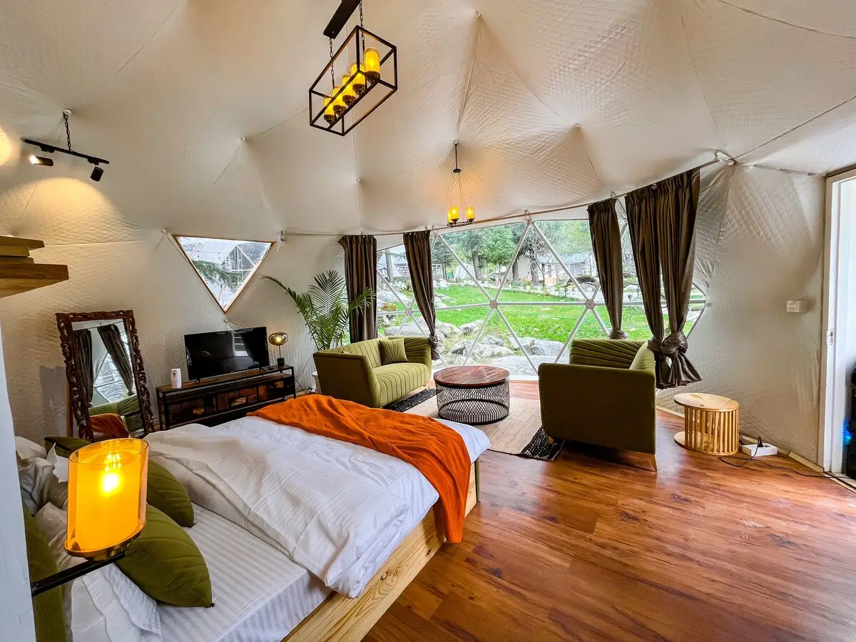 Imperial Glamping Dome 1