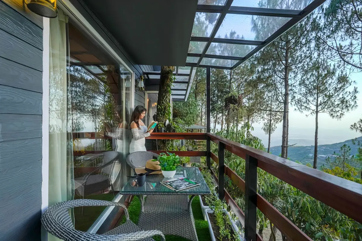 Waterfall Vista- Luxe Treehouse by "The Skydrift" - Image 2