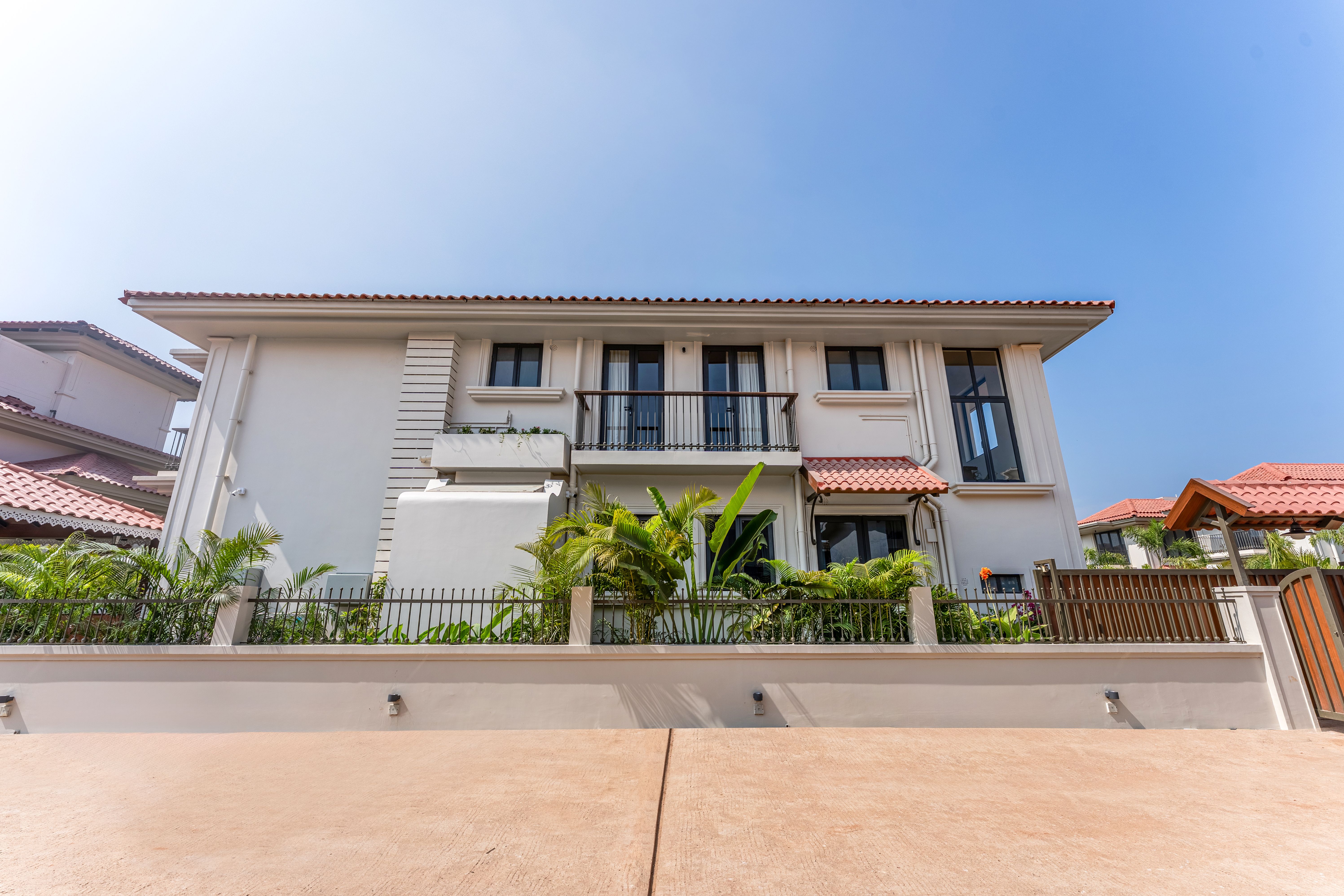 Casa Bonita | 4 BHK with Private Pool, Gazebo, and Patio Area| Close to Candolim Beach