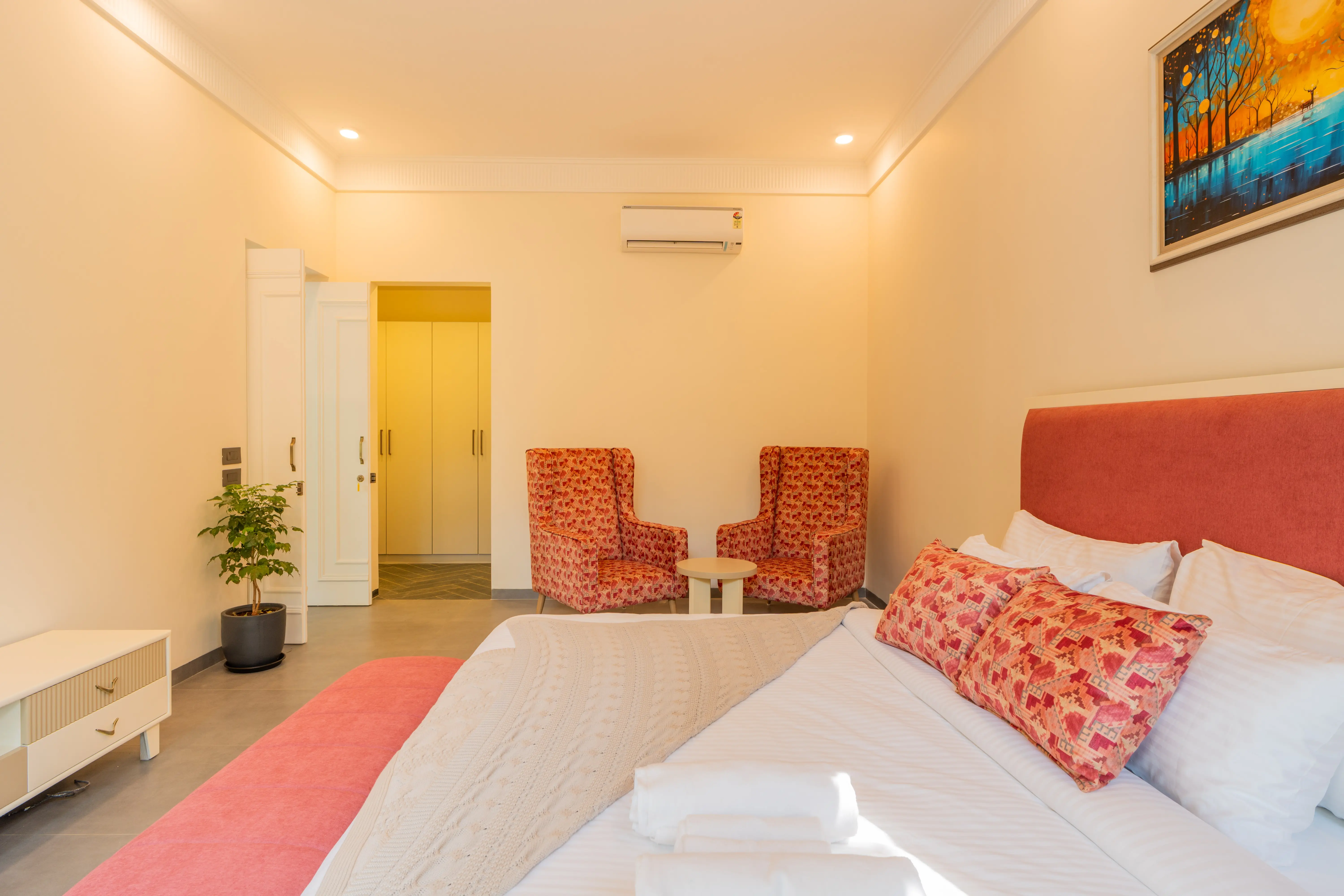 Laguna Camellia | Opulent 4-BHK Getaway Near Popular Beaches With Private Pool, Balcony & Indoor Bar