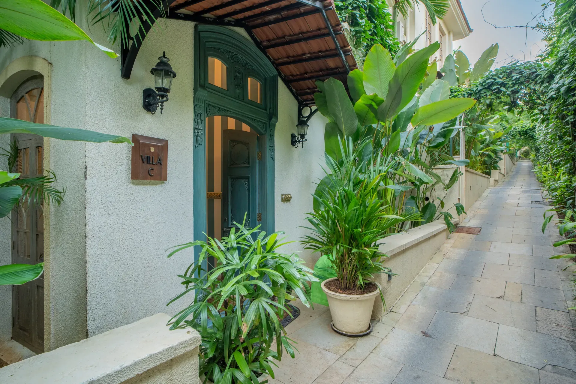 Monforte Ayada | 3-BHK | Pvt. Padaool & Garden