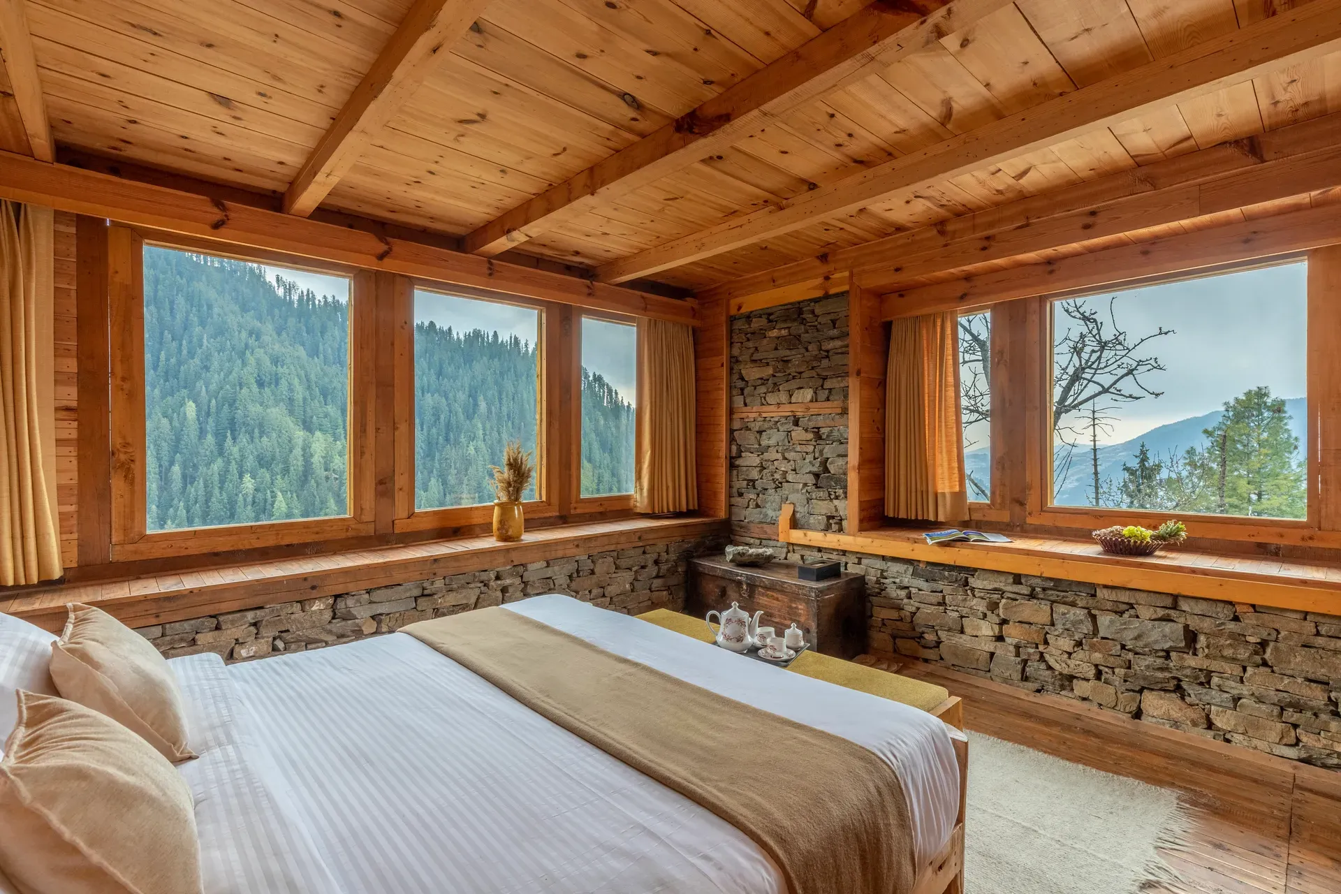 Silvana | Pet-friendly 3-Bedroom Retreat With Attic, Sauna & Garden Near Haku Temple