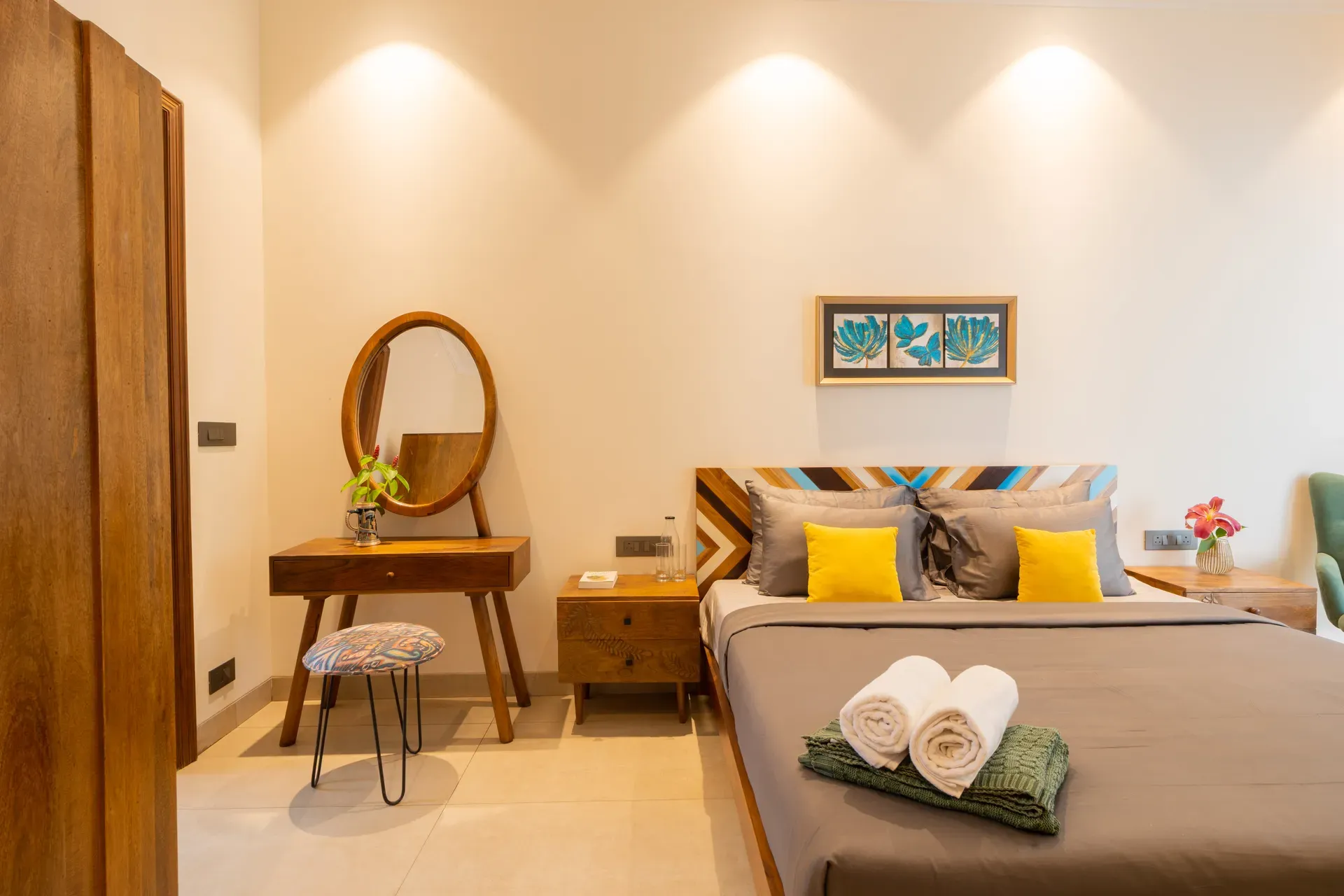 Laguna Quest | 4-BHK | Pvt Pool & Garden | Bar