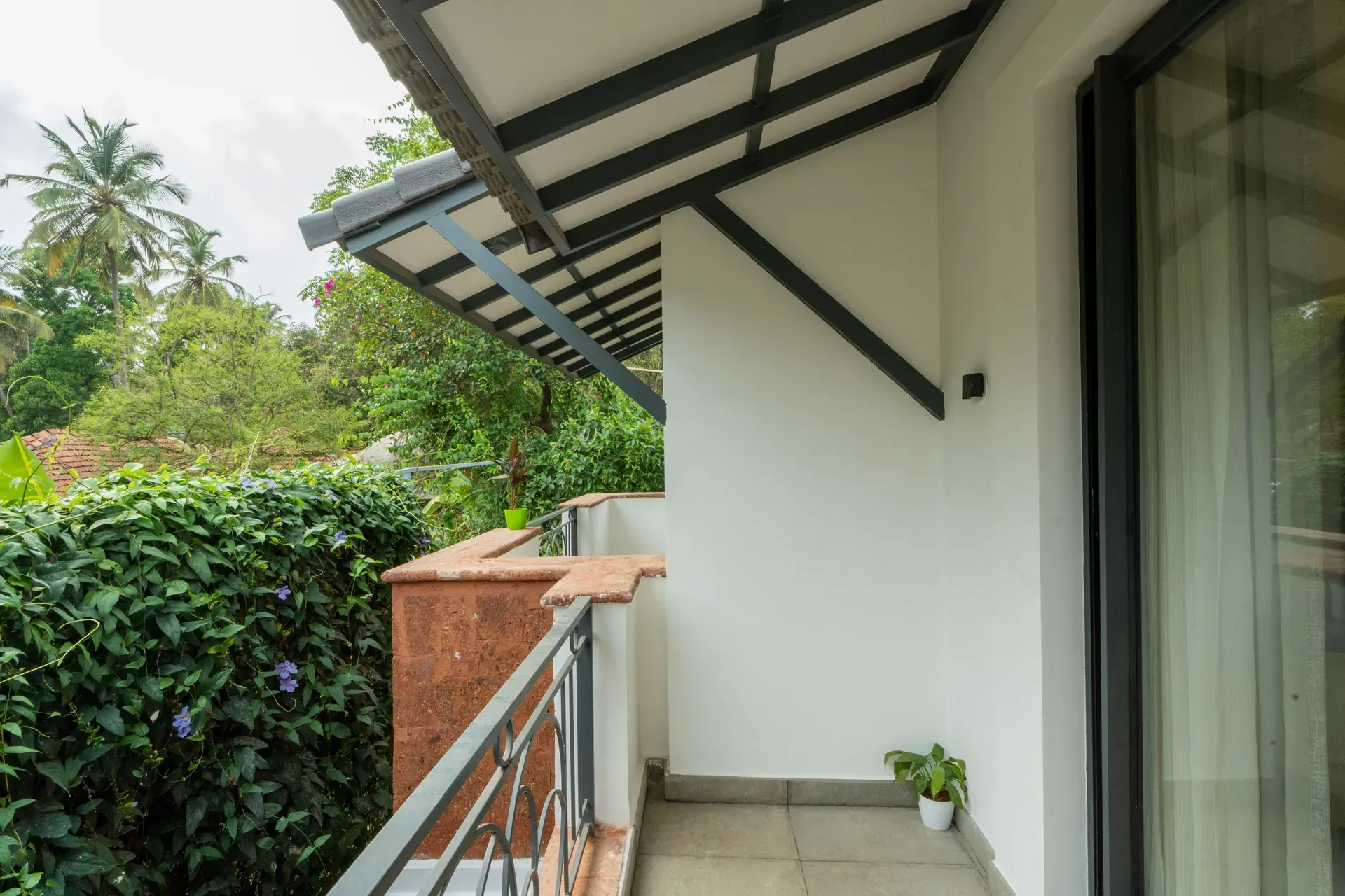 Laguna Pulse | Luxe Pet-friendly 4-BHK Retreat With Private Pool, Garden & Bar