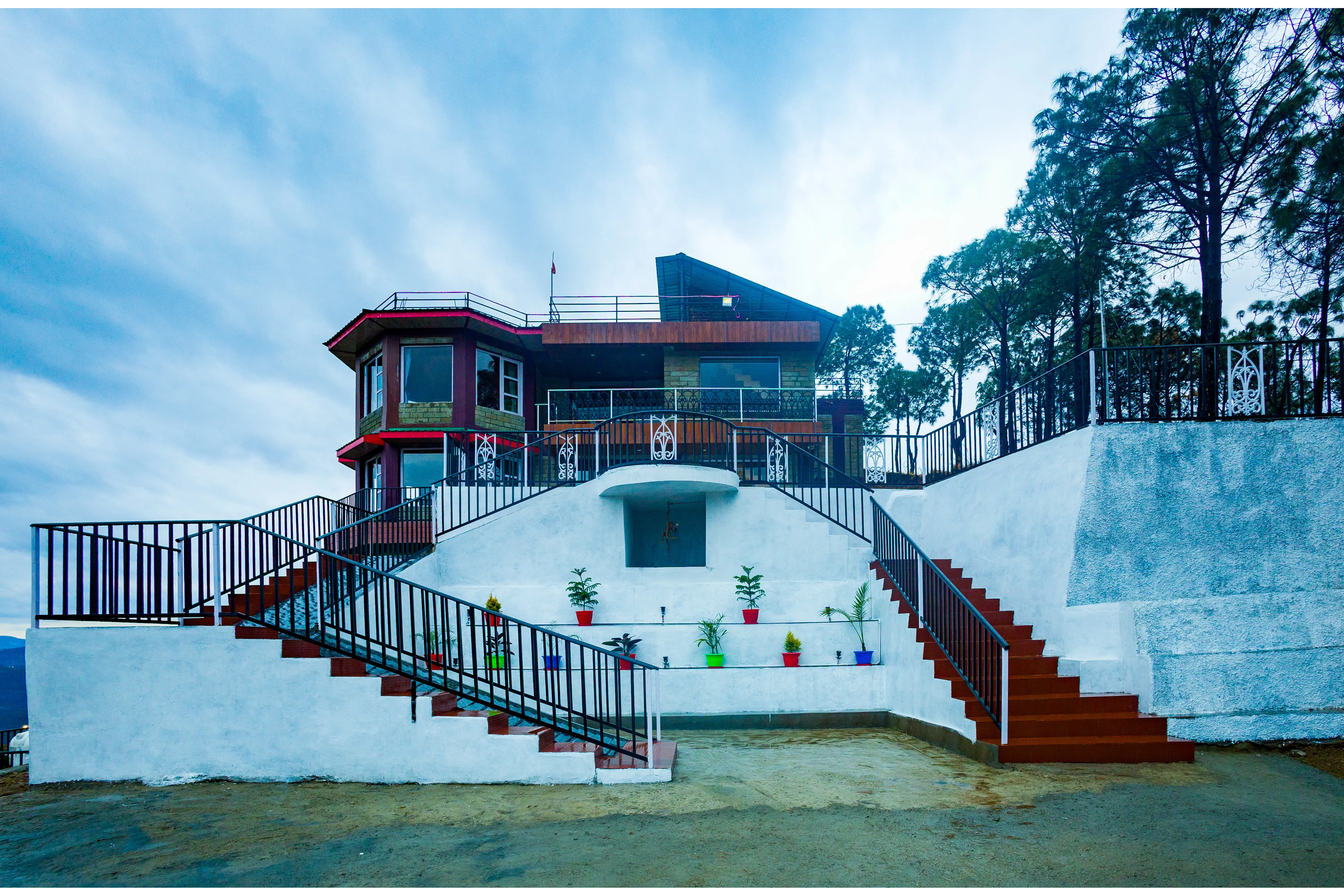 Pine Shadow Flamingo | Pet-friendly Hilltop Suite With Panoramic Views & Restaurant