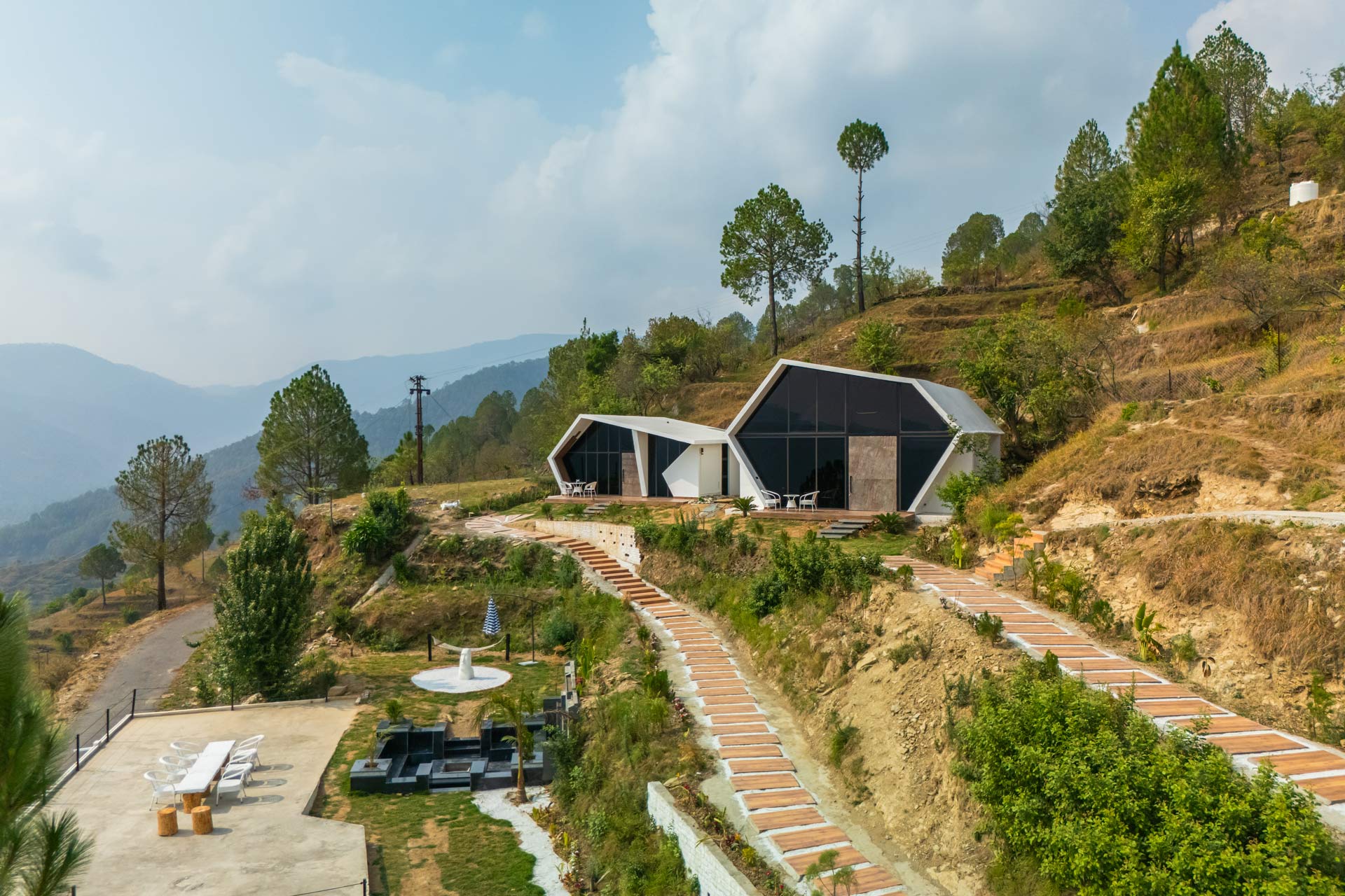 Luna Nova W/ Outdoor Pool - Ranikhet