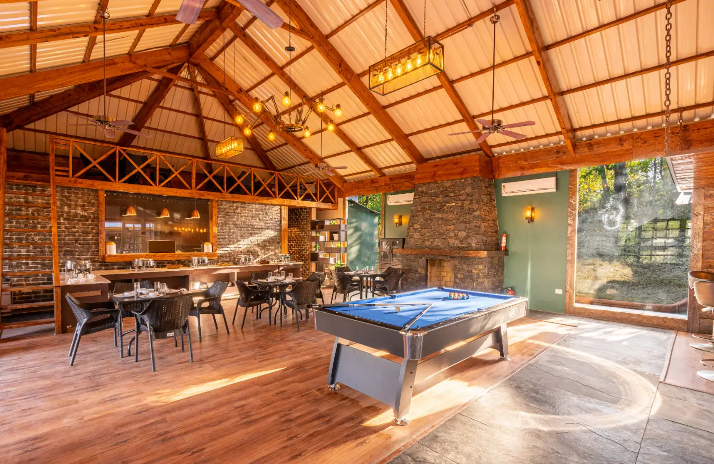 The Woods: Sal Villa