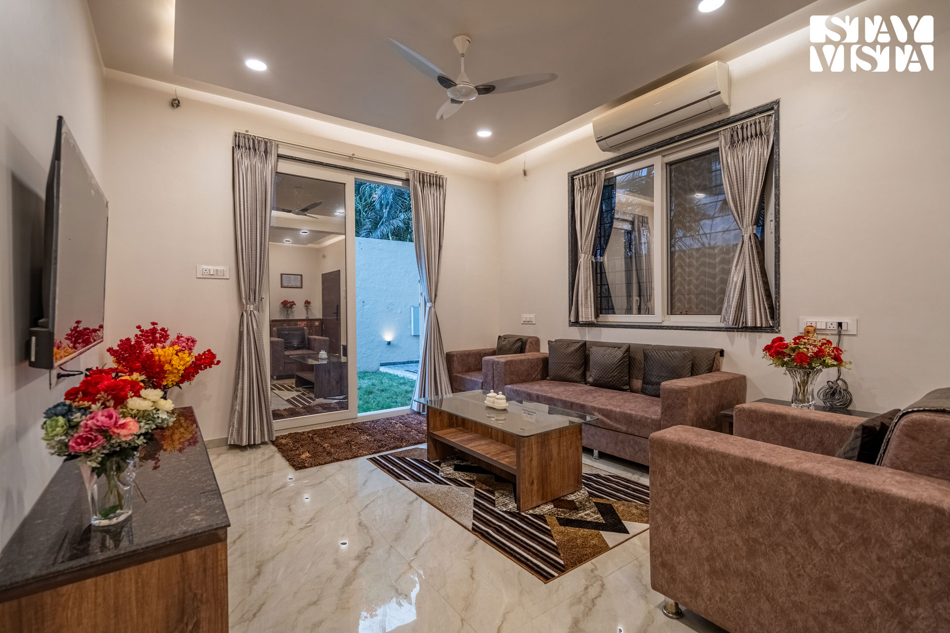 Deluxe @ Serenity Skies Apartment - Image 3