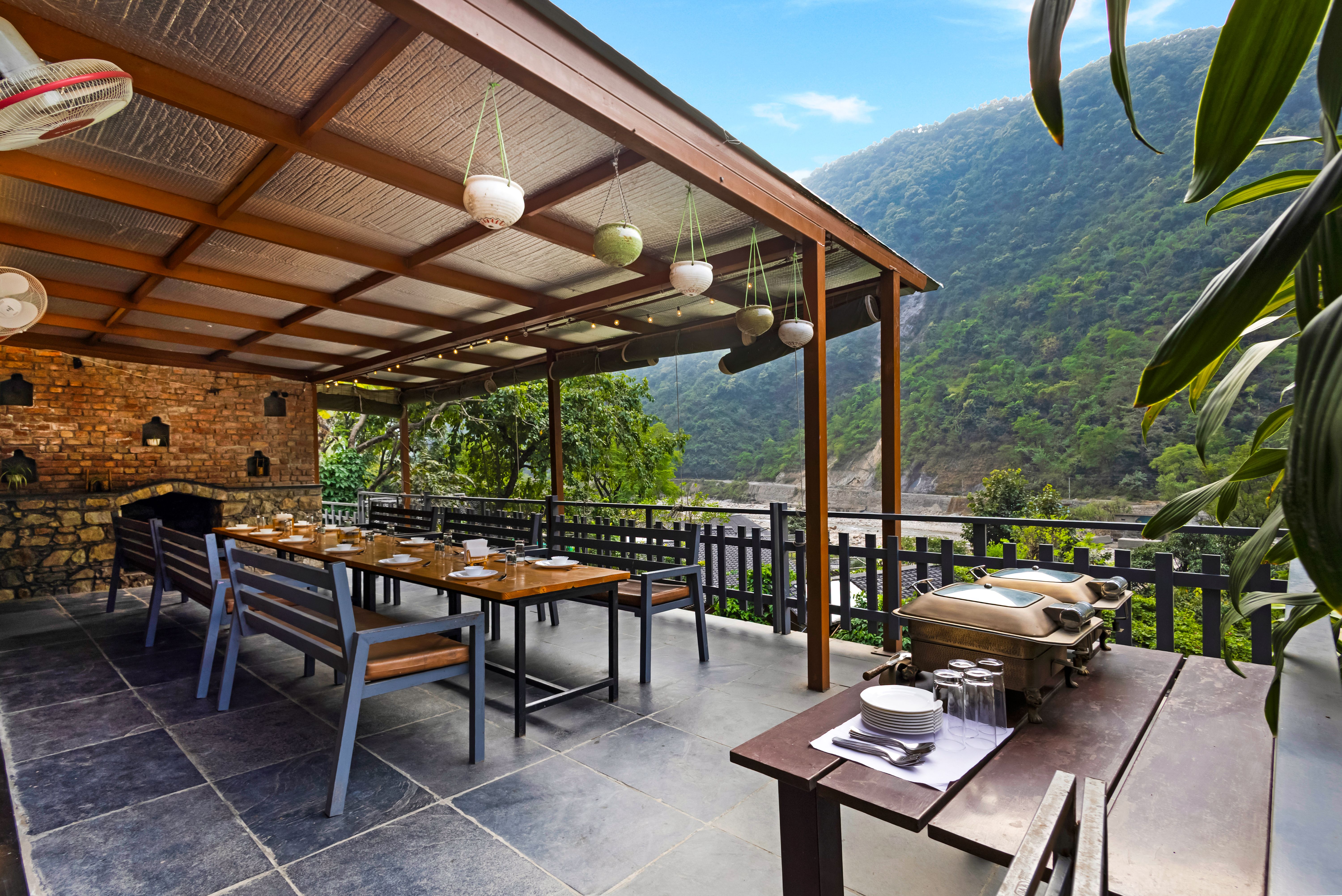 Granny’s Den | 1-BHK Pet-friendly With Bathtub, Shared Pool, Restaurant & Gazebo by the River