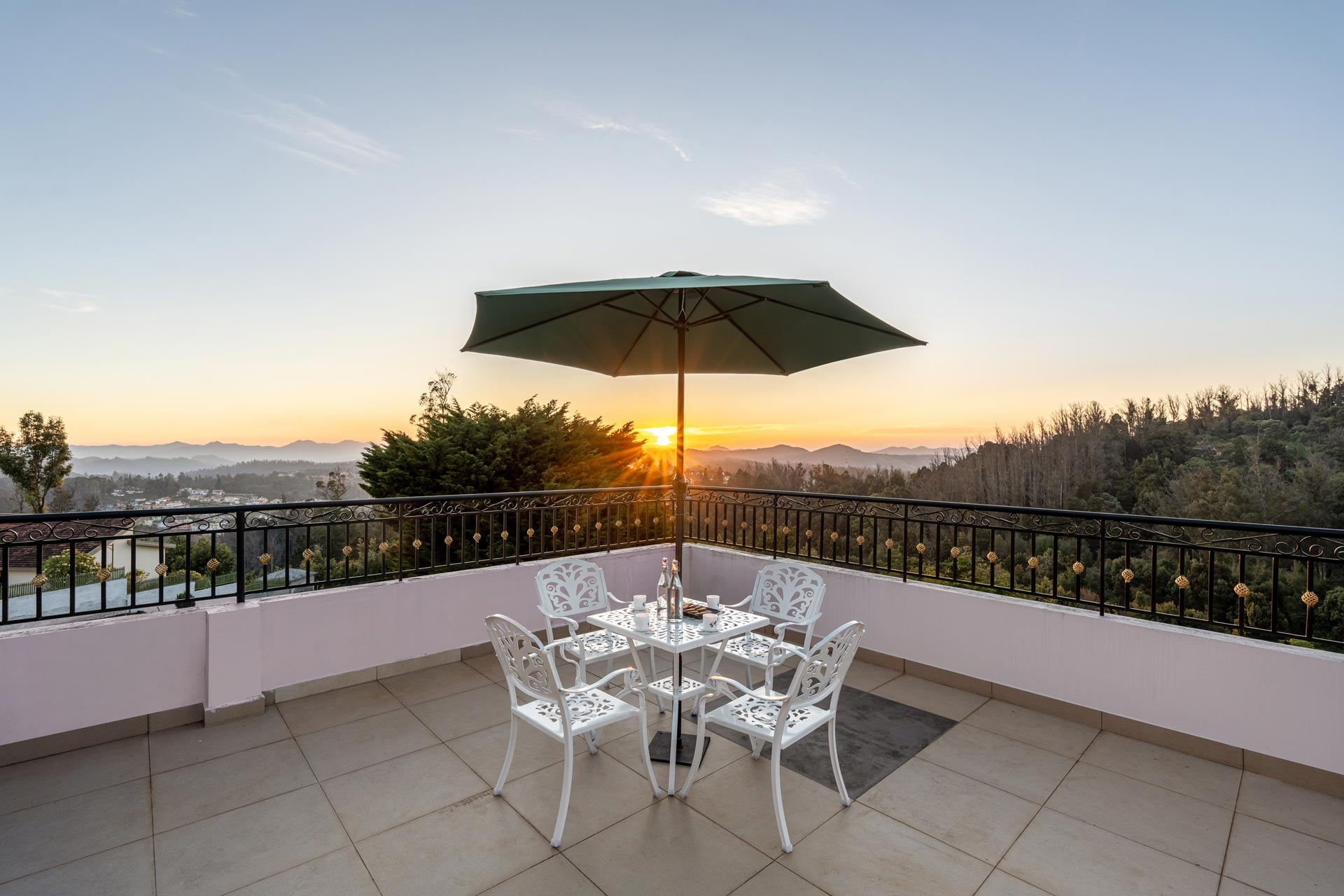 Breeze @ The West Wind