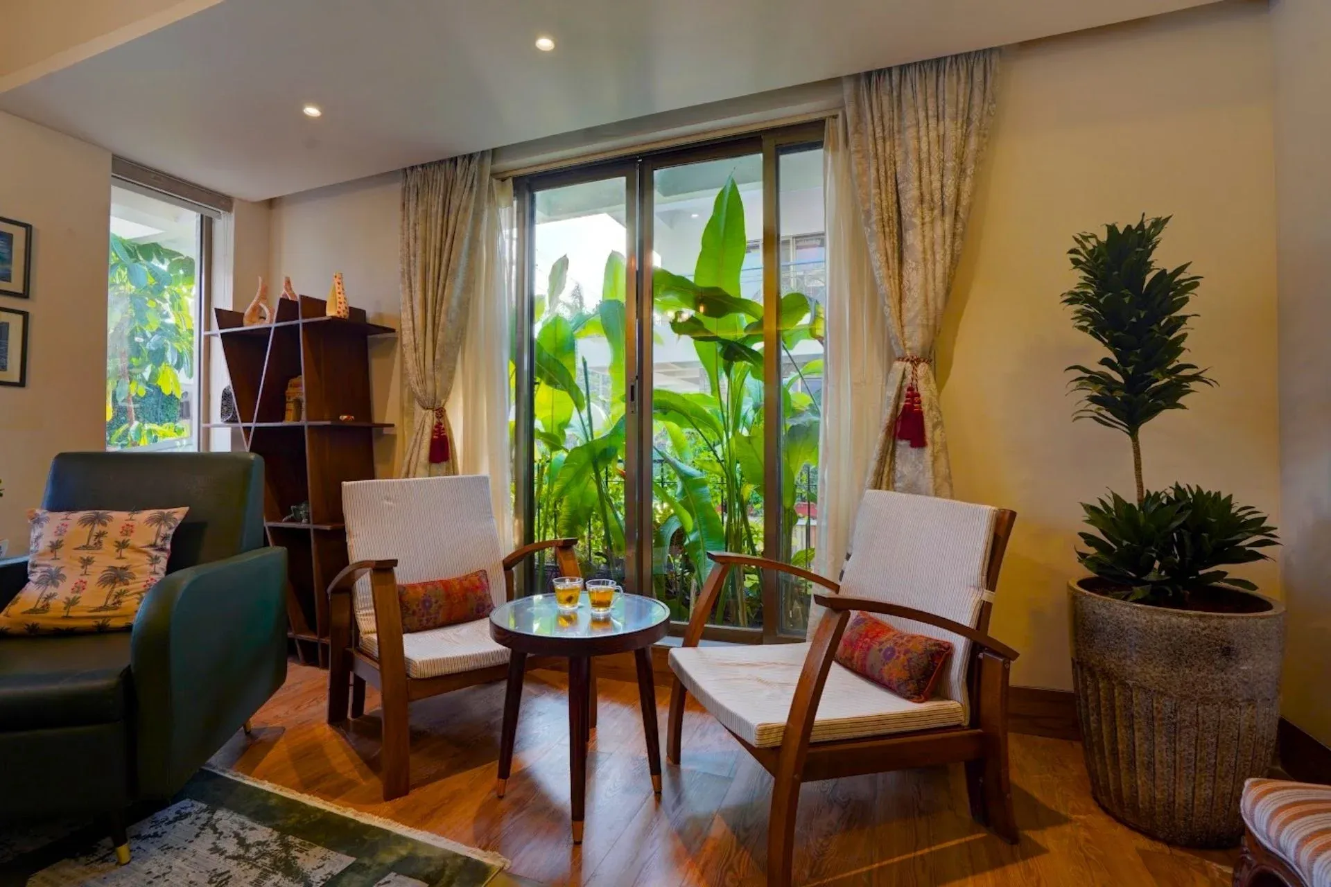 Adarsh Villa 3 | Pet-Friendly 3-BHK With Balcony, Bathtub and Scenic Views - Image 4