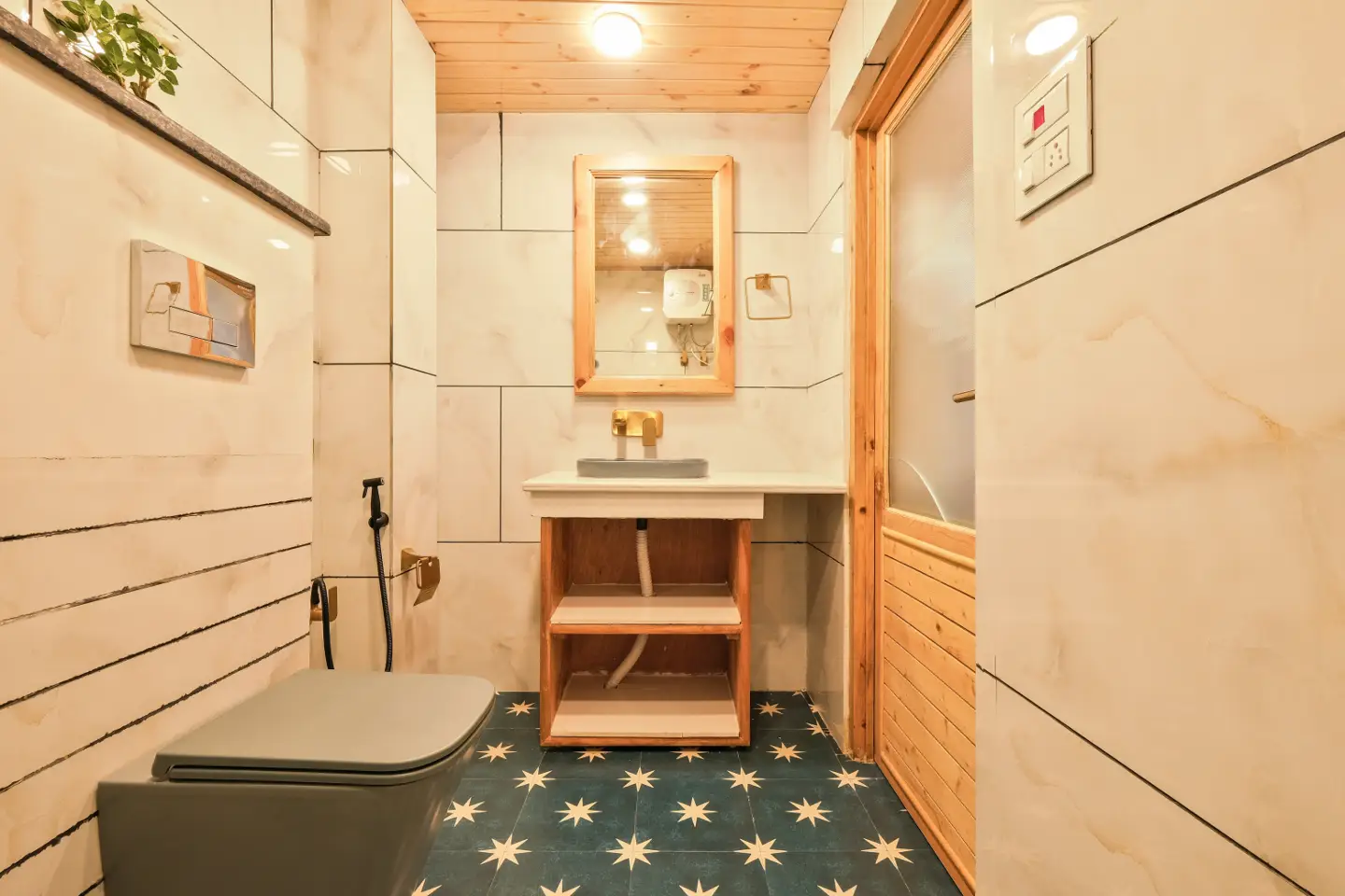 Luxurious Pahadi Retreat