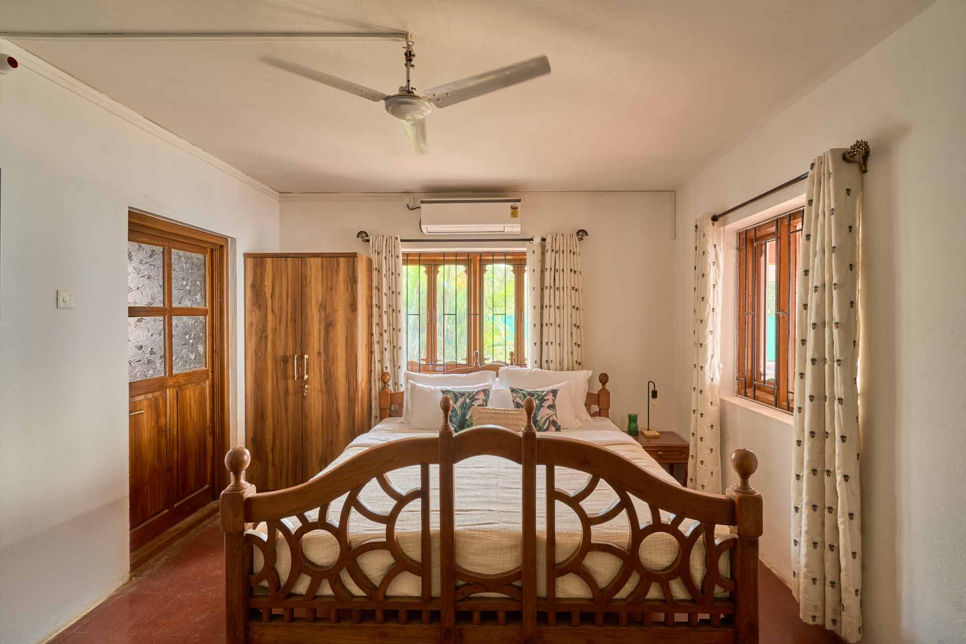 Cliffhanger Solitude - Gaganbawada