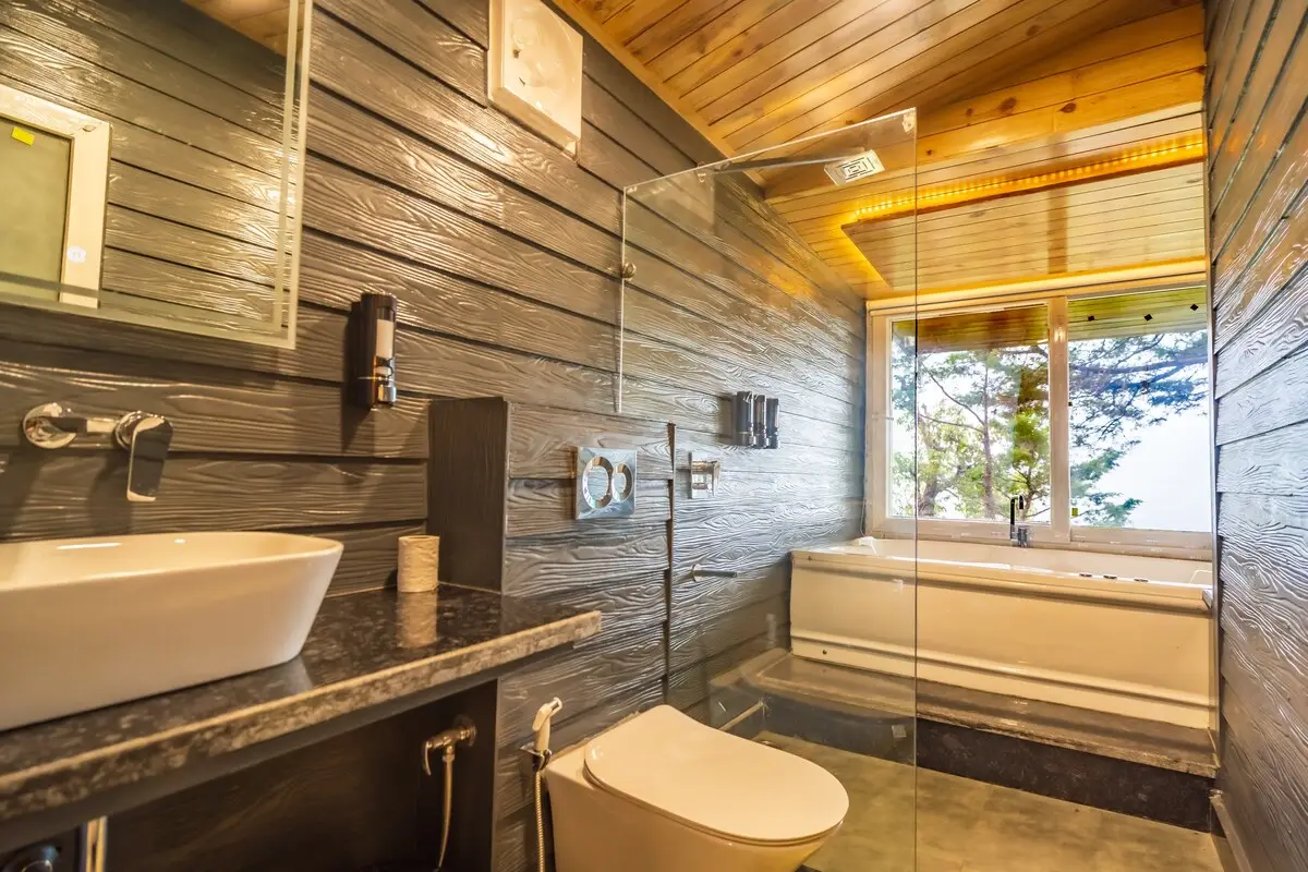The Flamingo - Treehouse with ensuite Jacuzzi