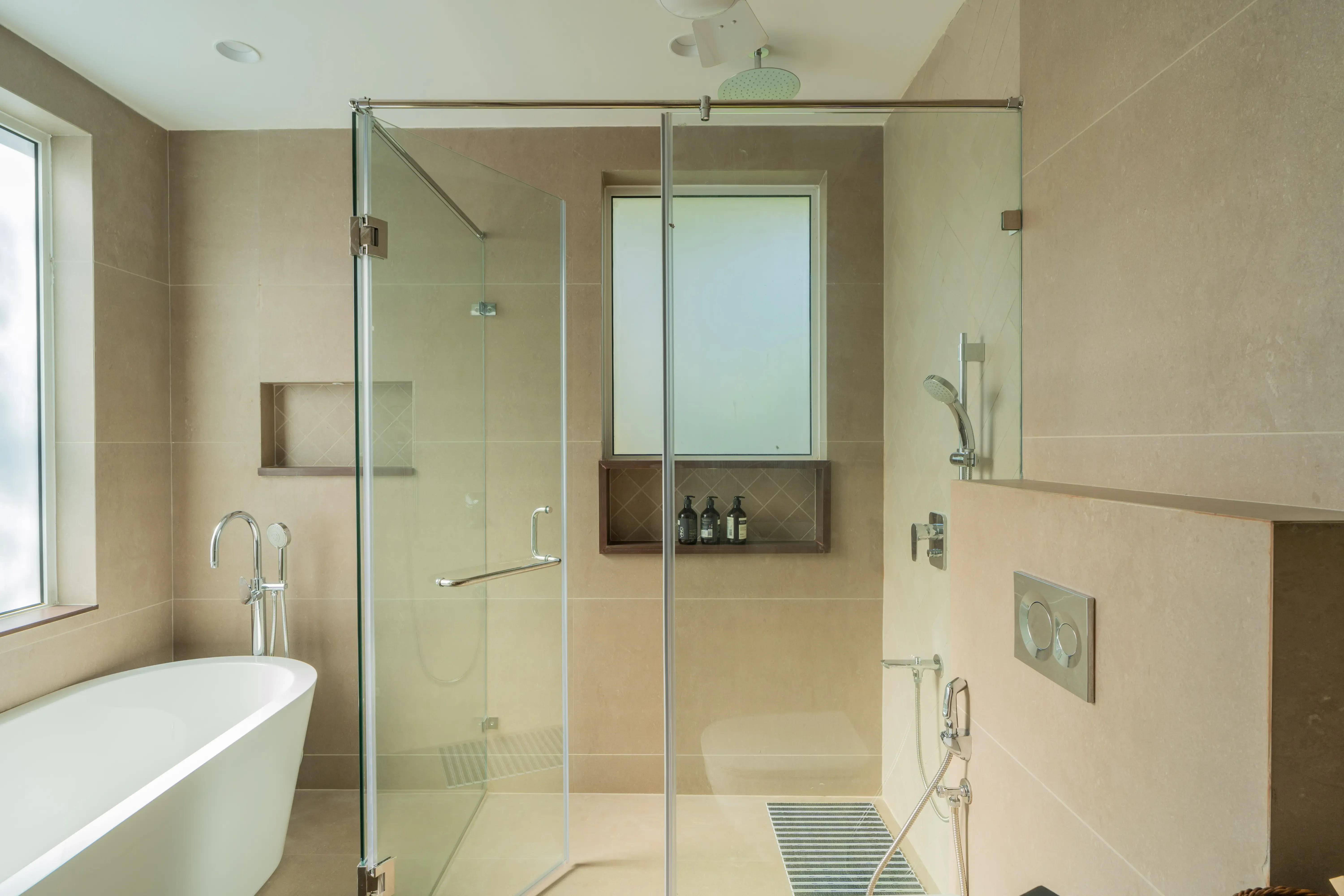 Laguna Camellia | Opulent 4-BHK Getaway Near Popular Beaches With Private Pool, Balcony & Indoor Bar