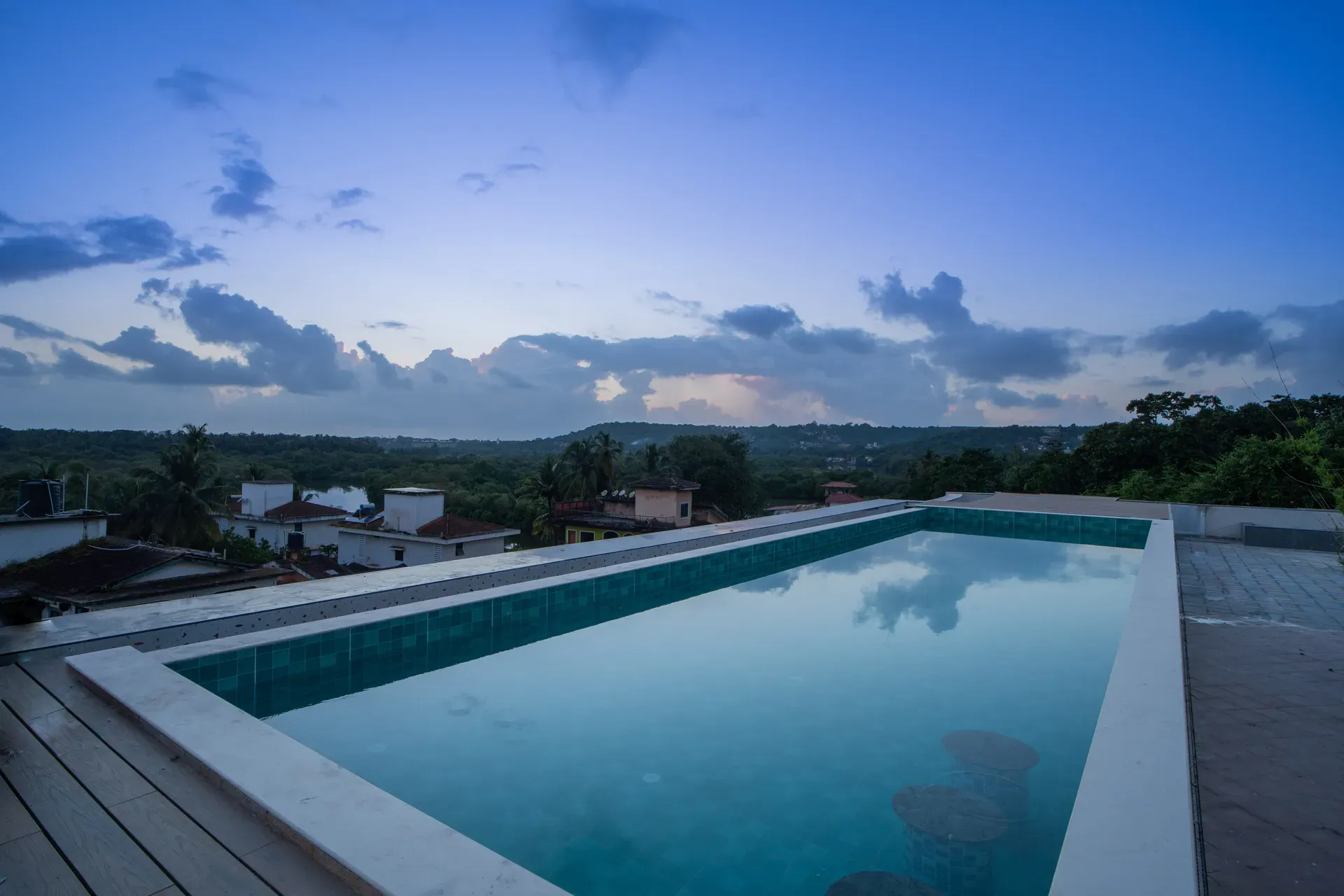 Kamerios Brisa | 1-BHK | Jacuzzi | Common Rooftop Pool | Lift - Image 5