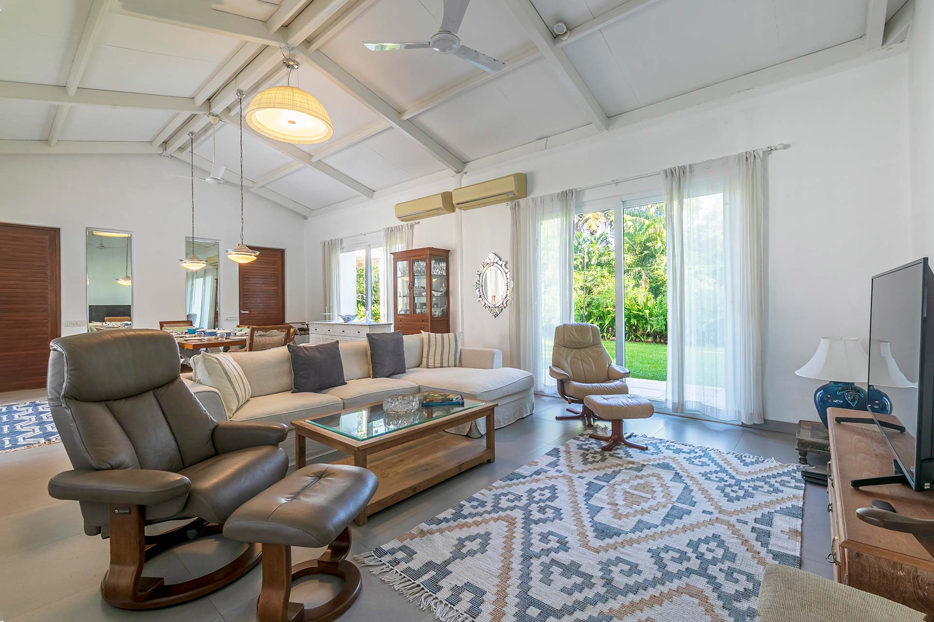 Hamptons Charm - Image 5