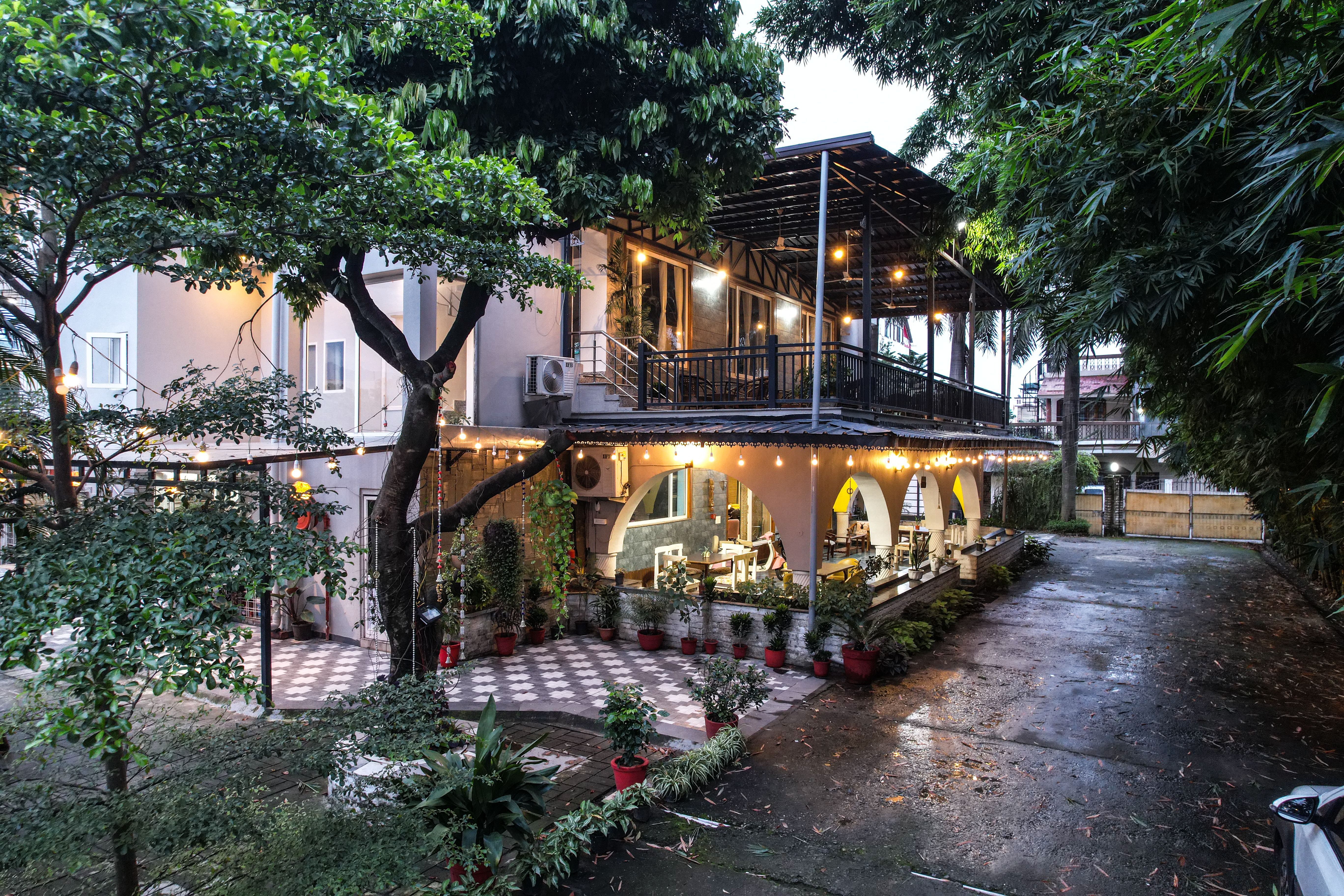 Impreza Luxury Stays Classic Room | Pet-friendly 1-Room Retreat With Common Lounge Area, Garden, Verandah & Restro - Image 2