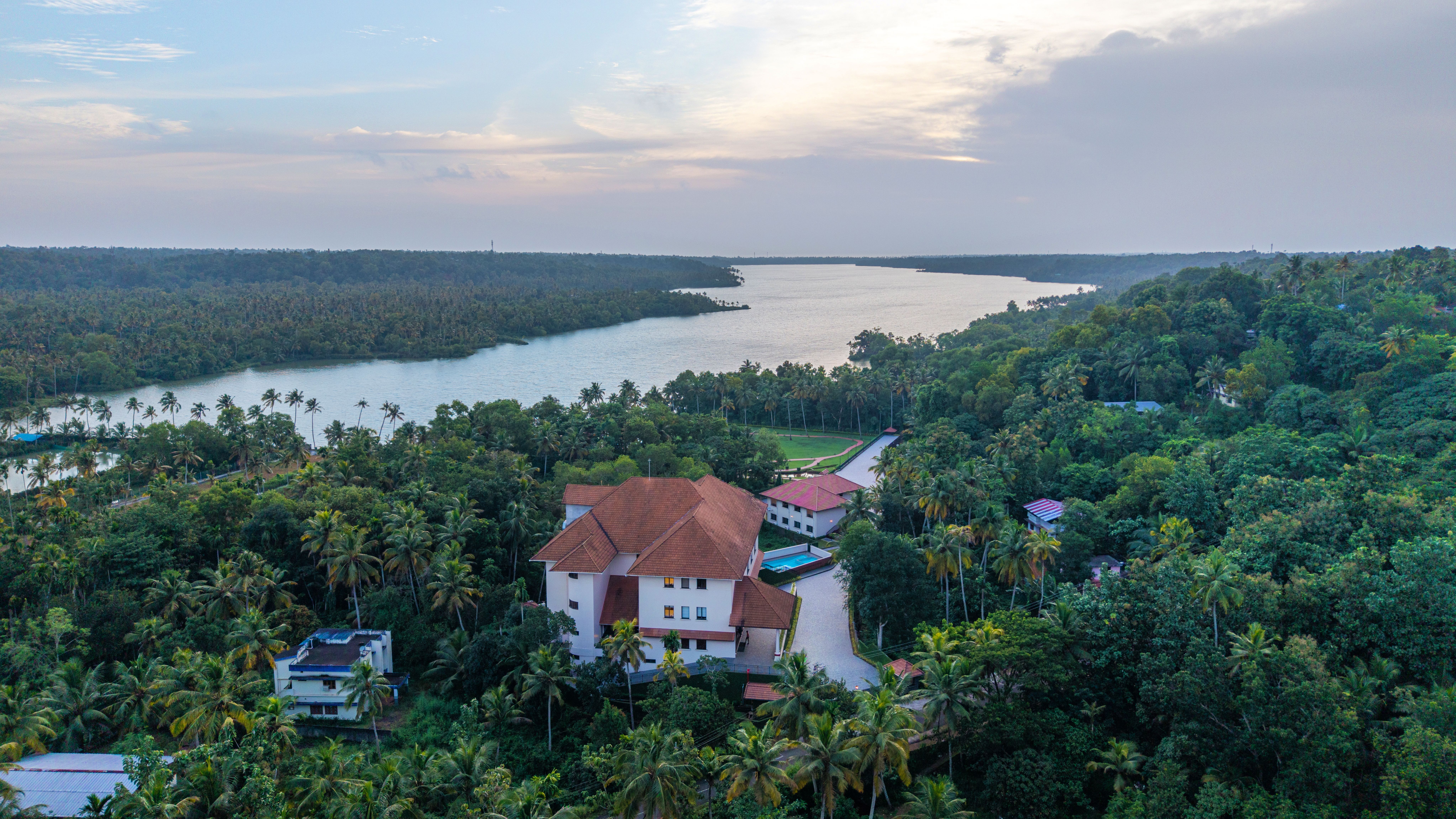 Still Waters Premium Suite | Lakeside Stay with Restaurant, Coffee House, Shared Pool & Gaming Zone - Image 2