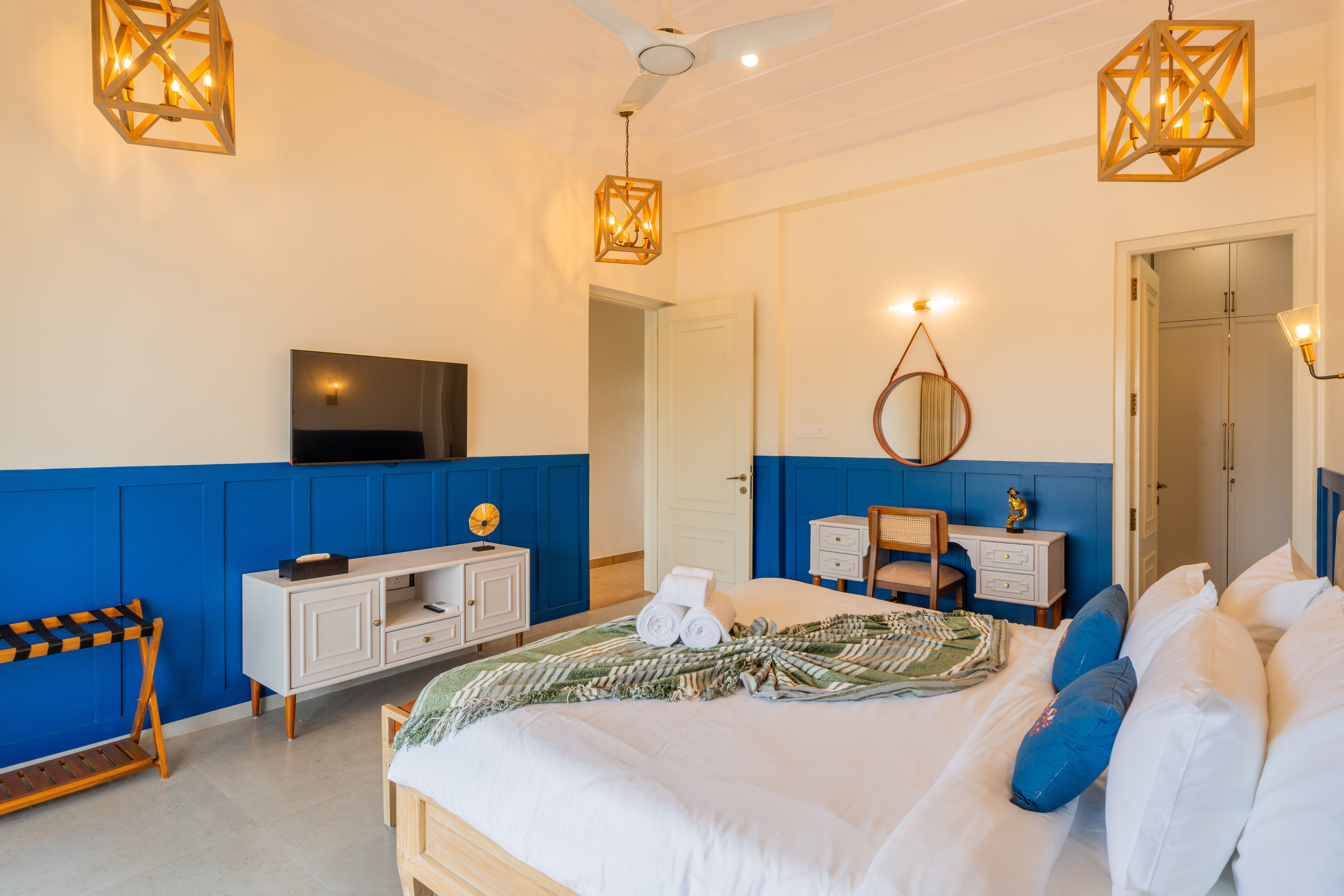 Villa Fleuve | 6-BHK Getaway By the River With Infinity Pool, Lift & Bar Lounge