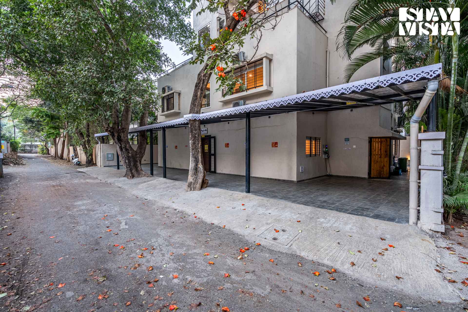 Deluxe @ Serenity Skies Apartment