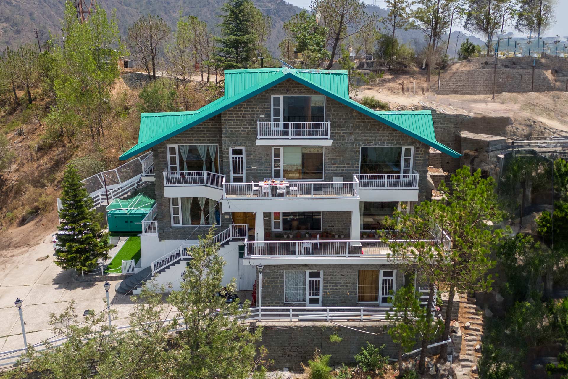 Firelight @ The Rustic Retreat